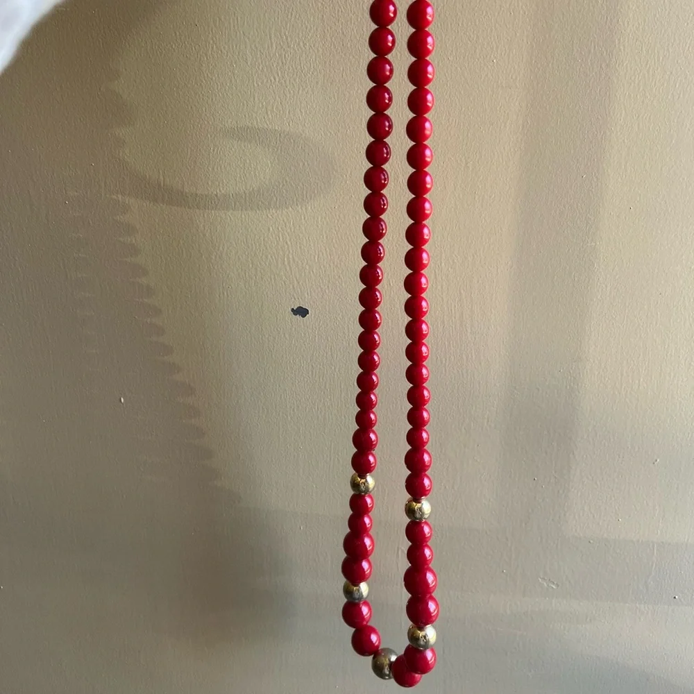 Vintage Elegant Red and Gold Beaded Necklace - Picture 7 of 7